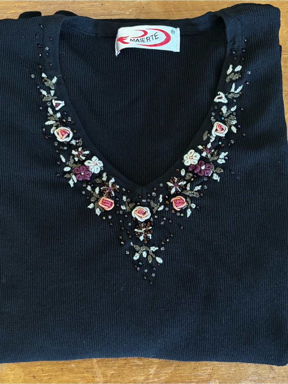 🍂Fall Y2K/Vintage Black V-Neck Sweater with Embroidered Floral Detail